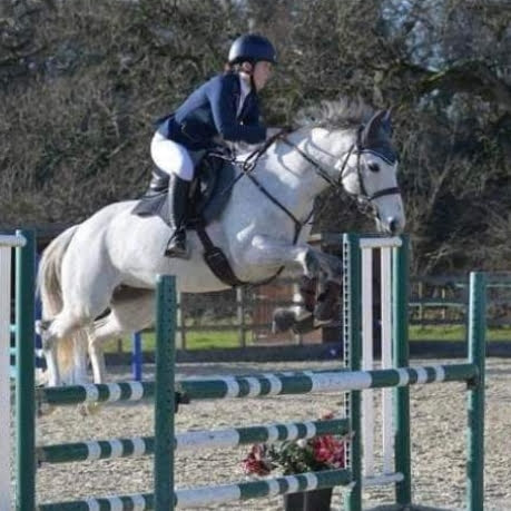 lily_jumping_horse